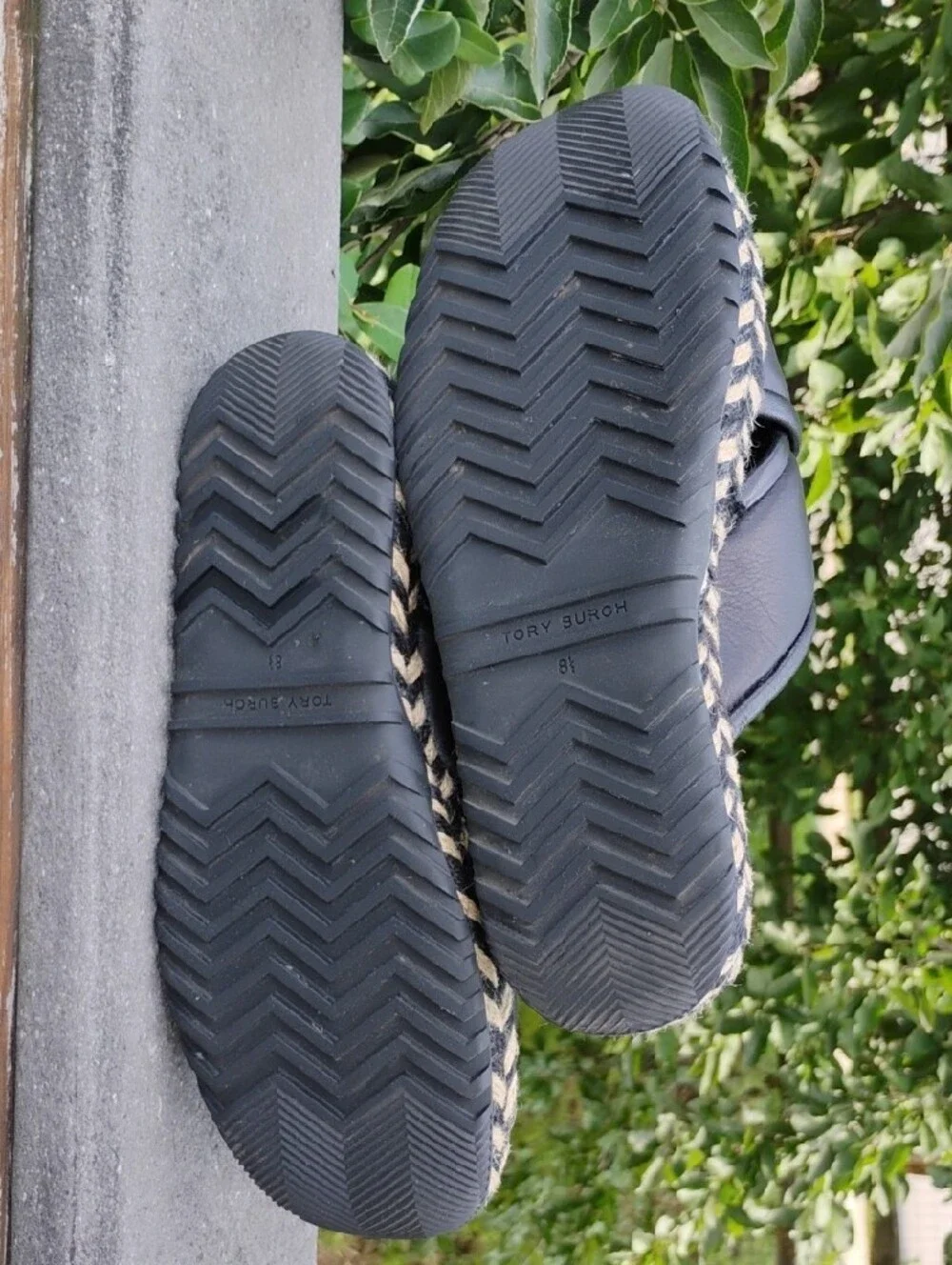 EUC Tory Burch Black Leather Criss Cross Jute Espadrilles Slides Resort - 8.5
